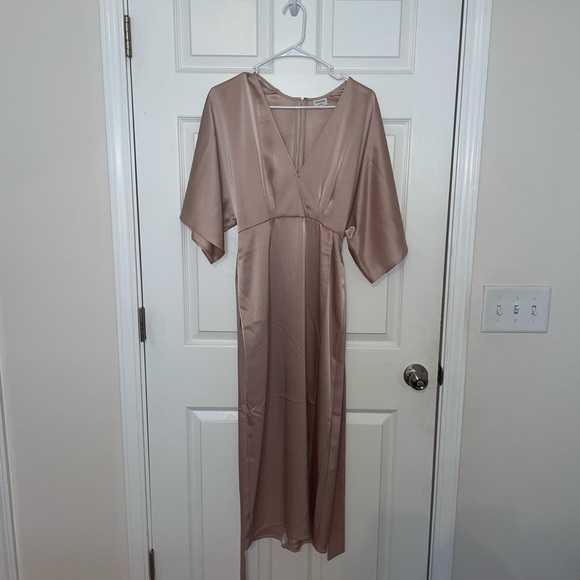 Aritzia Babaton Stanley Dress NWOT - Picture 3 of 4